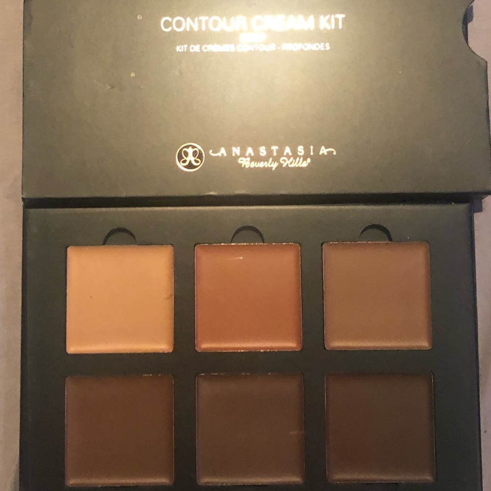 Anastasia of Beverly Hills cream Contour kit